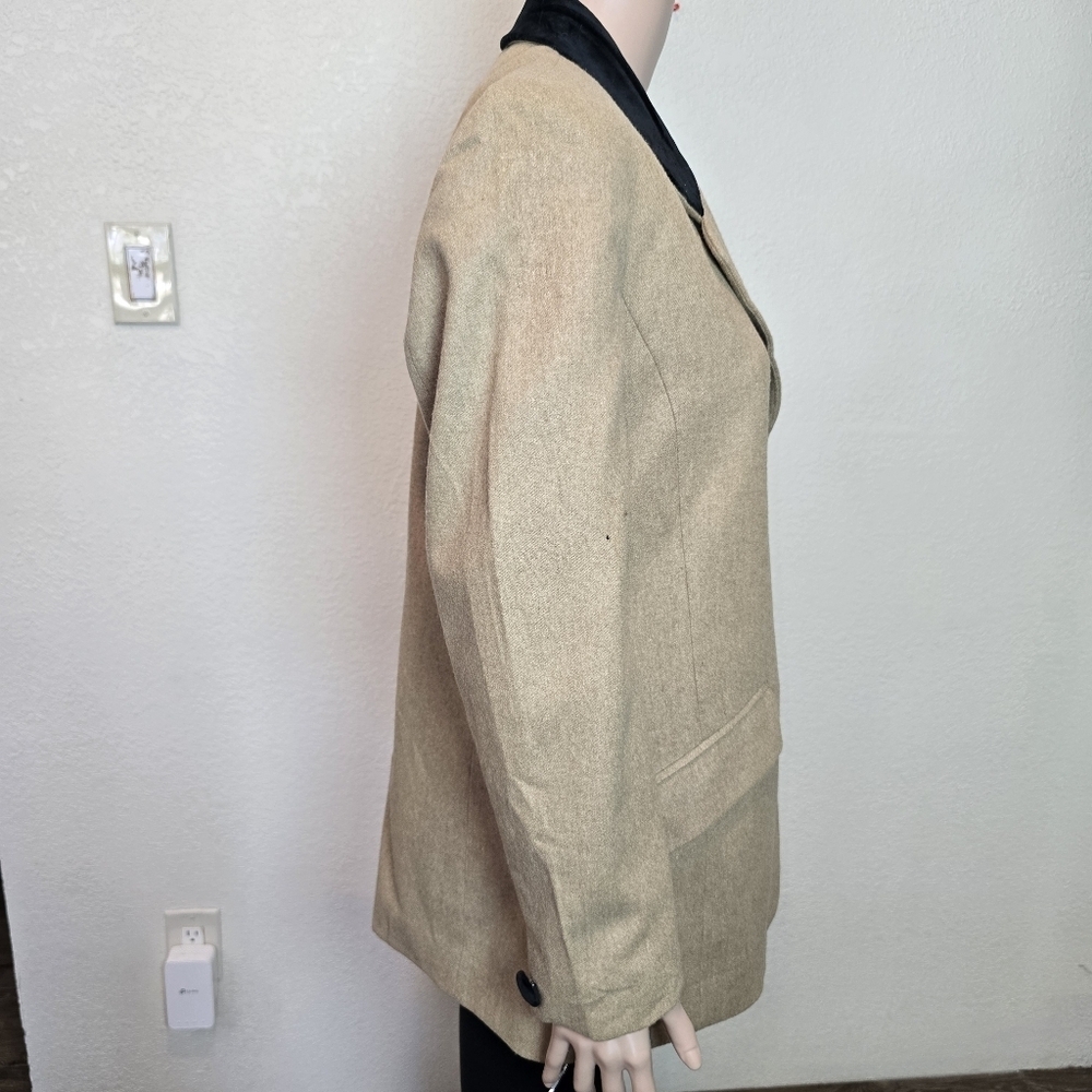 PENDLETON 100% Virgin Wool Size 10 Camel Blazer w/Black Velvet Collar & Button - Picture 12 of 13